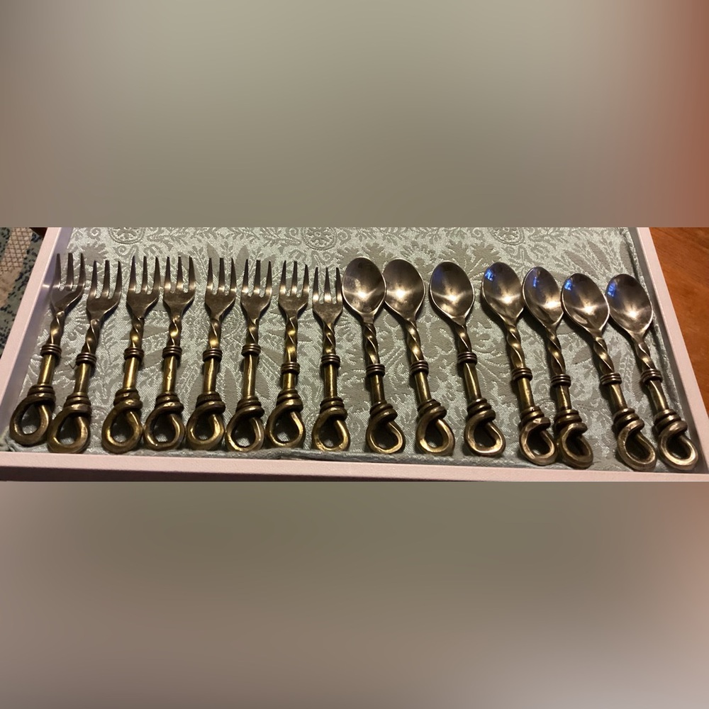 🚨Final Sale🚨!! Vintage Elegant Brass and Silver Cutlery Set